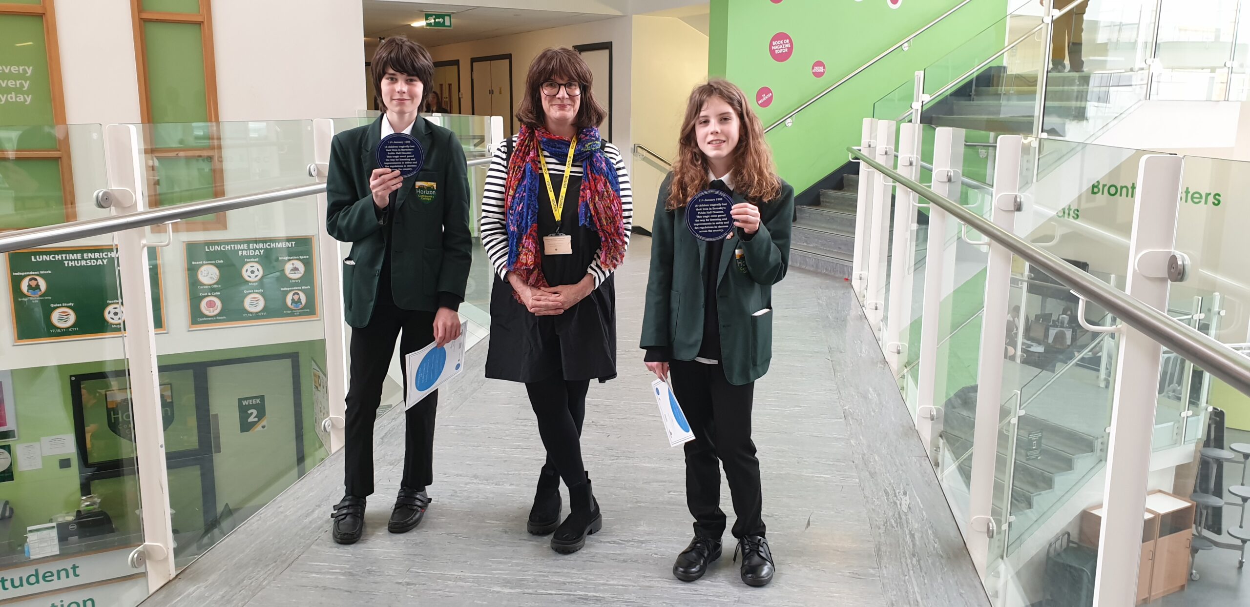 Students with their Blue Plaques from the HSHAZ project