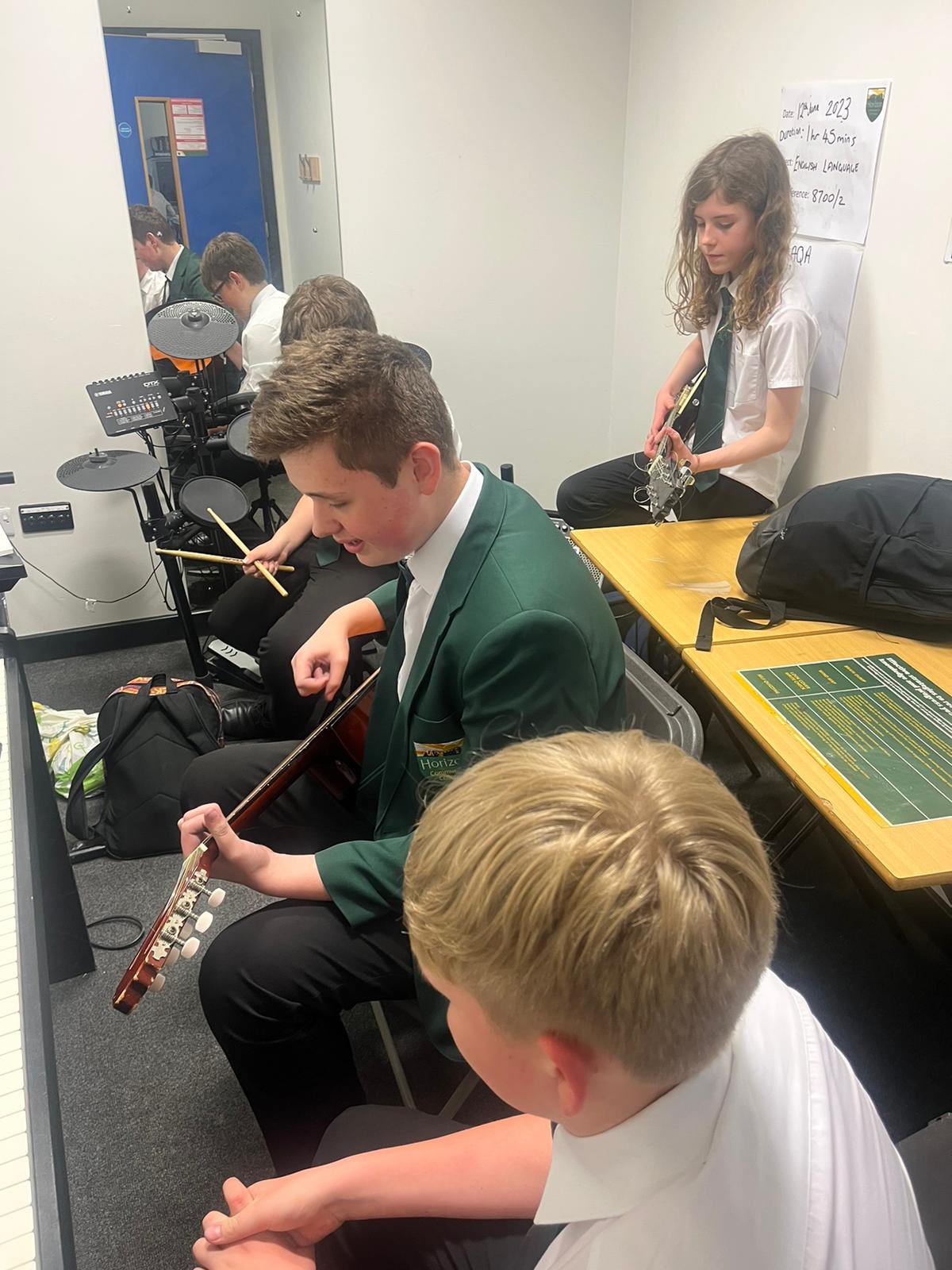 32 Jam Sessions taking place in music