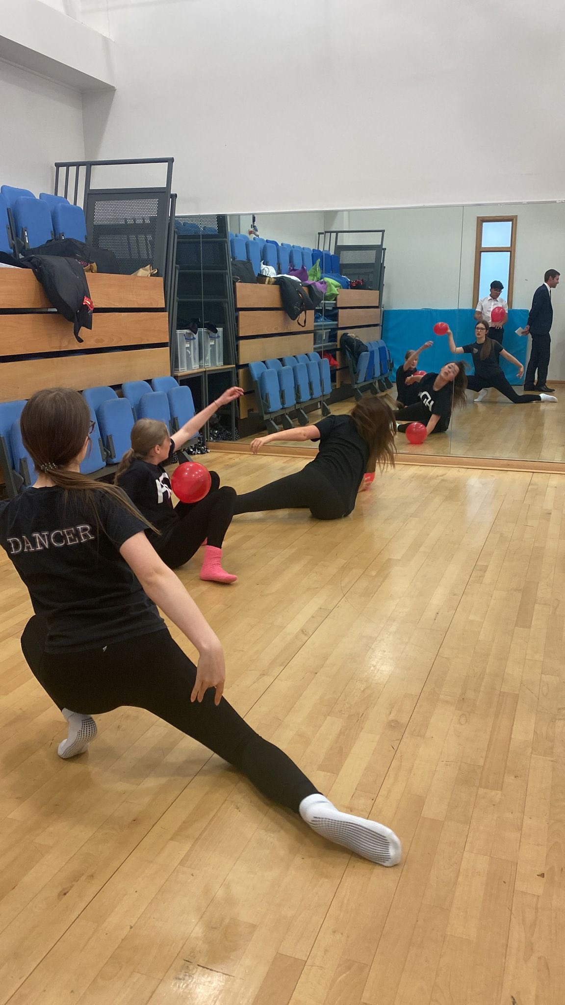 19. Improvisation in Y10 Dance