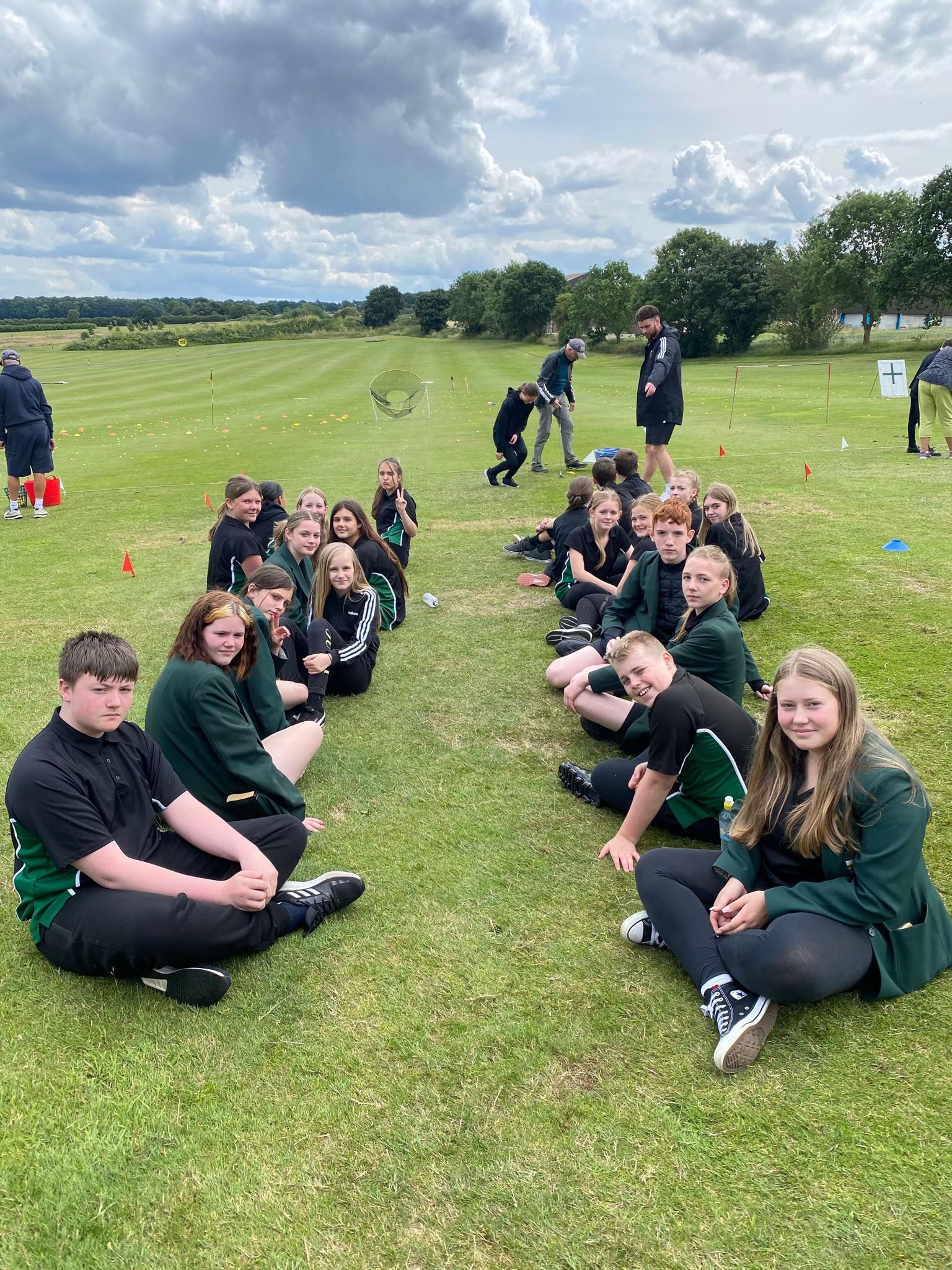 41. Students trying golf at Woolley driving range